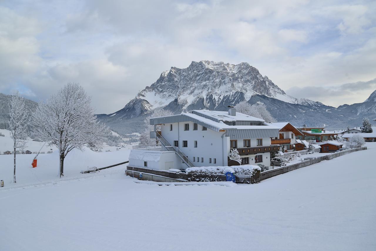 Haus Am Schihang Lermoos Eksteriør billede